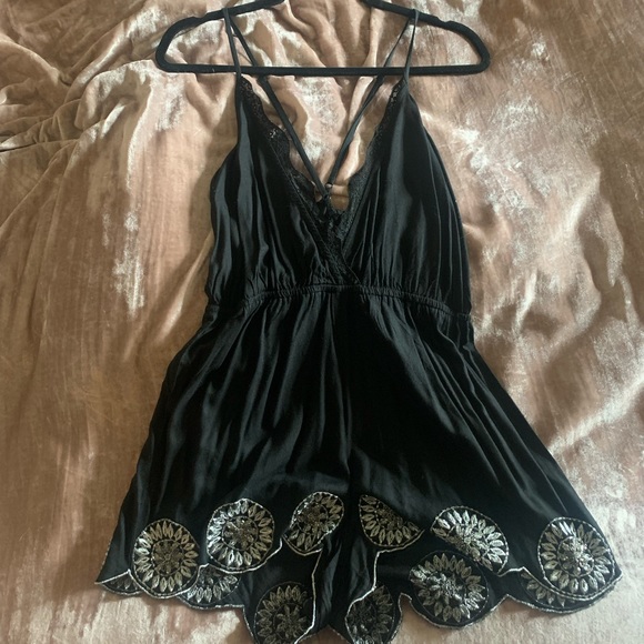 Tularosa Charmer Plunge Romper - Picture 4 of 5
